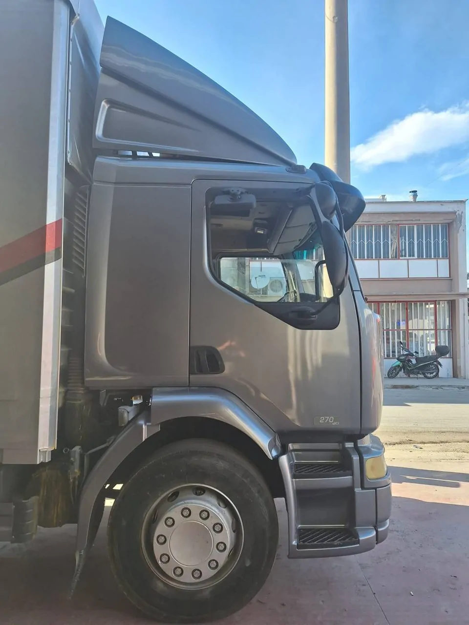 Satılık 270 Renault kamyon – fotoğraf 4