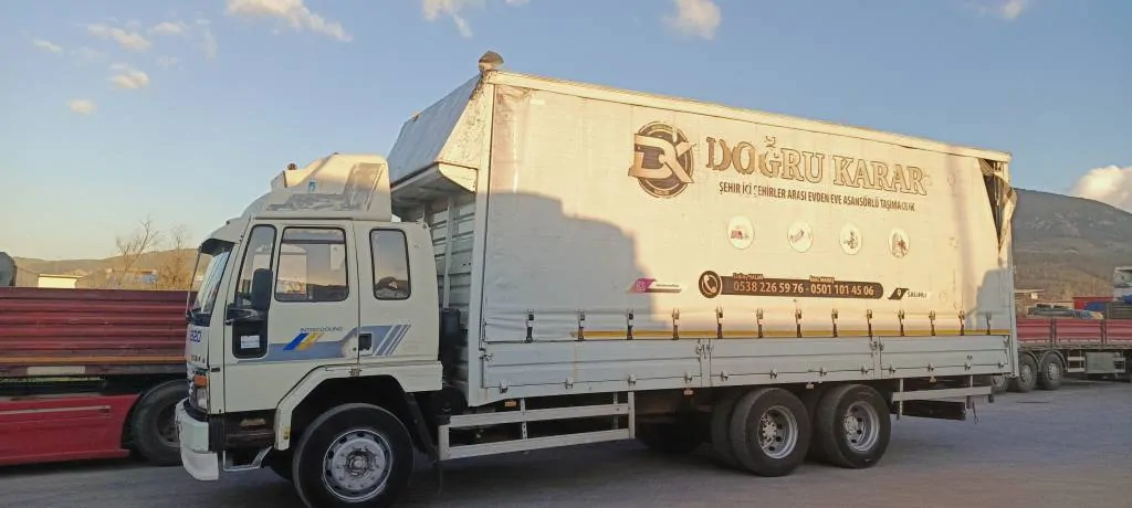 2 aracım satılıktır Beyaz kamyon 550 bordo kamyon 700 – fotoğraf 5