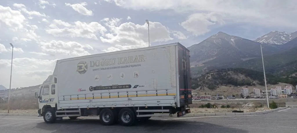 2 aracım satılıktır Beyaz kamyon 550 bordo kamyon 700 – fotoğraf 2