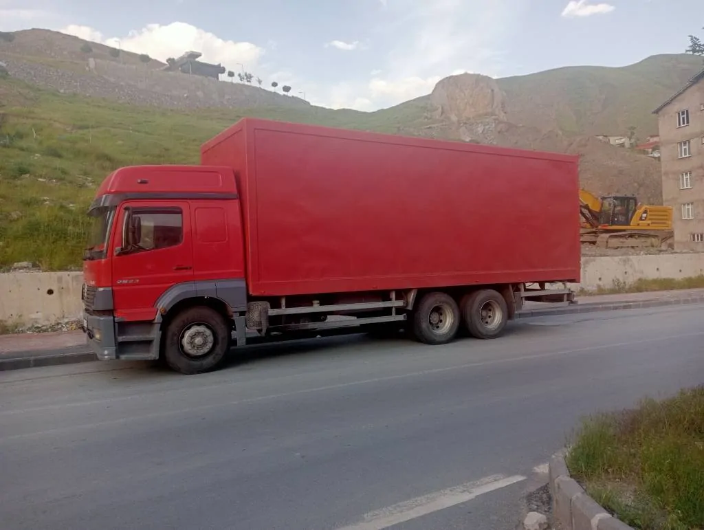2005 Mercedes 2523cd – fotoğraf 3