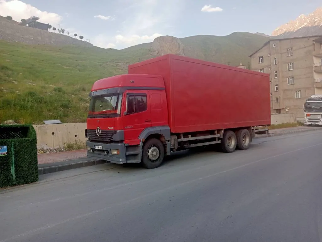 2005 Mercedes 2523cd – fotoğraf 2
