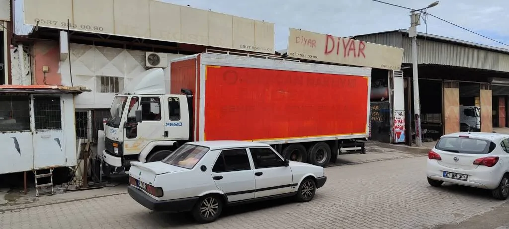 Kapalı kasa sıfır tamirli 10 teker kamyonumuz satışta – fotoğraf 2