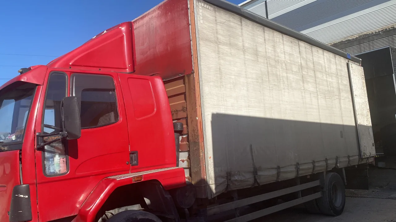Acil Satılık 2004 Model 6 Teker 2520L Dower Motor 8 Vites – fotoğraf 4