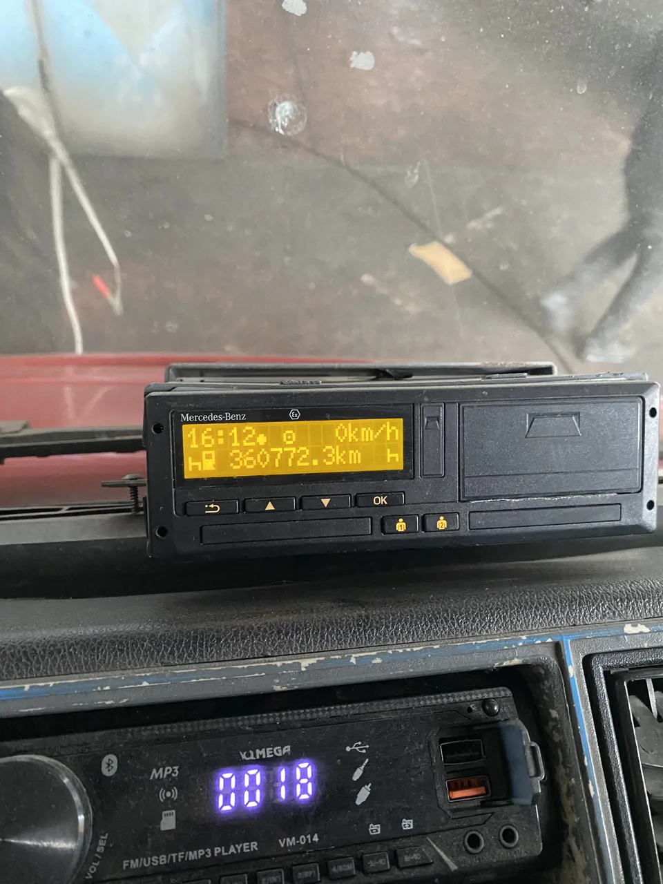 Acil Satılık 2004 Model 6 Teker 2520L Dower Motor 8 Vites – fotoğraf 3