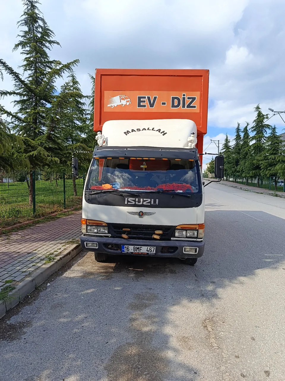 Isuzu NPR 66 kamyon 99 model Motor yürüyen güzel 340 binde – fotoğraf 2