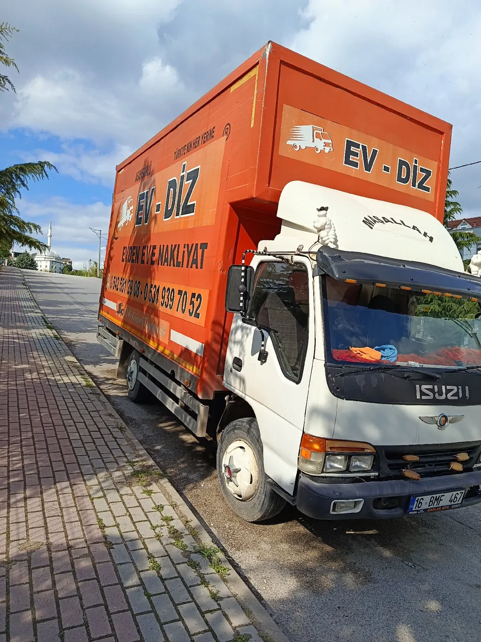 Isuzu NPR 66 kamyon 99 model Motor yürüyen güzel 340 binde – fotoğraf 3