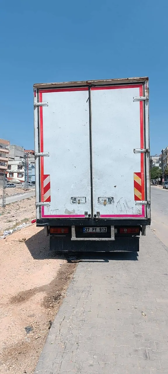 Isuzu NPR – fotoğraf 4